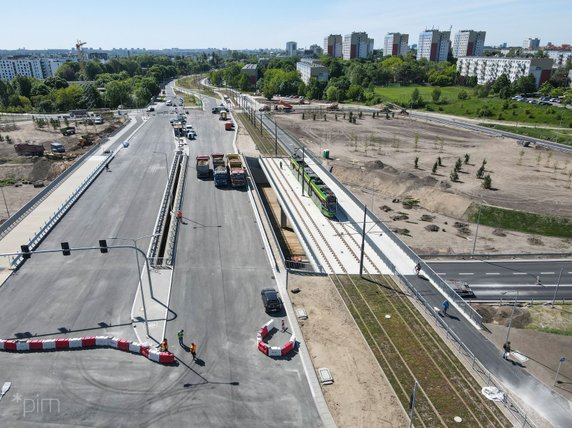 Na wiaduktach nad ul. Lechicką przeprowadzono próby obciążeniowe fot. PIM