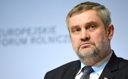 Ardanowski: Obowiązkiem państwa jest pomoc rodzinom na wsi w opiece nad seniorami