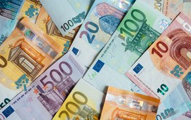 ceny-ropy-rosna-zloty-slabnie-bliski-wschod-znow-wstrzasa-gieldami-kursy-walut-roda-18062025