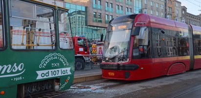 Zderzenie tramwajów w Łodzi. Są ranni. Znamy przyczynę wypadku [WIDEO]