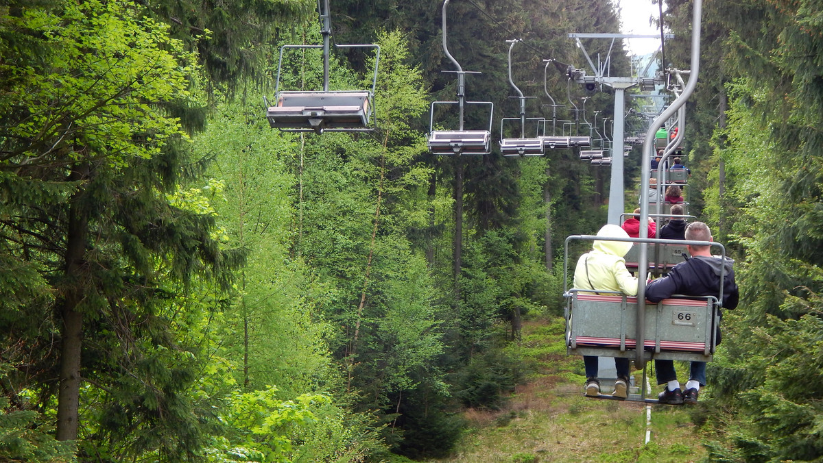 Majówka 2020. Ruszają wyciągi i kolejki w Karkonoszach i Beskidach