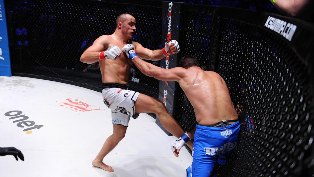 Najlepszy europejski sędzia punktowy MMA Ben Cartlidge był jednym pięciu punktowych podczas KSW 29: Reload. Abiter, ktora ma na koncie ponad setkę wypunktowanych walk w UFC i Cage Warriors udokumentowanych na stronieMMADecisions.com, co prawda w Kraków Arenie nie punktował walki Narkun vs. Reljić, ale na spokojnie ocenił dla nas oprotestowany werdykt tego starcia.