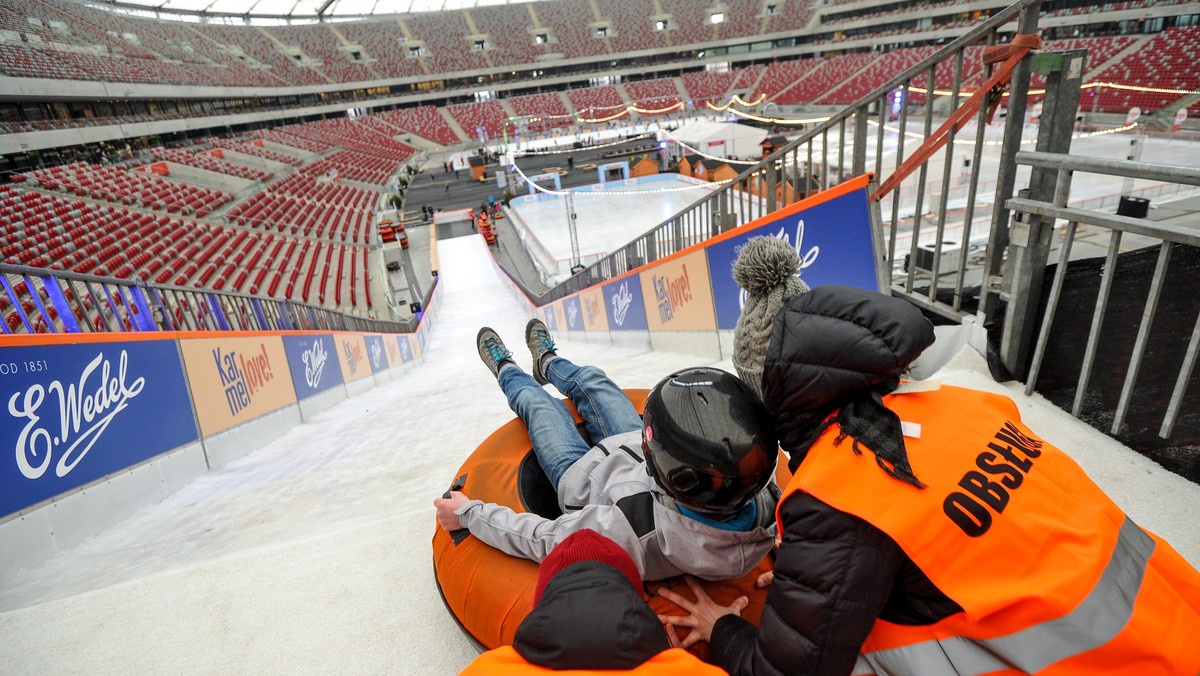 Lodowiska, górka lodowa, curling, skatepark i tegoroczna nowość – "wirujące samochodziki" - to niektóre z atrakcji, które od wczoraj czekają na gości Zimowego Narodowego. Stadion Narodowy zaprasza do 5 marca.