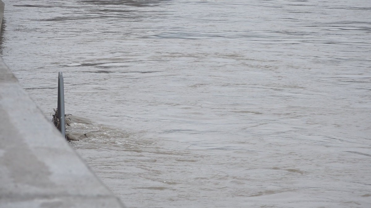 Vodostaj reke, ilustracija