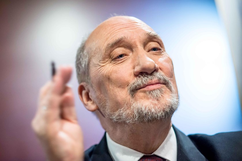 Macierewicz sprawdzi sam siebie?