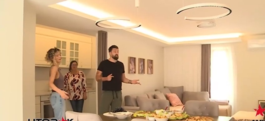 Milica Pavlović sa Ognjenom Amidžićem u rodnom selu