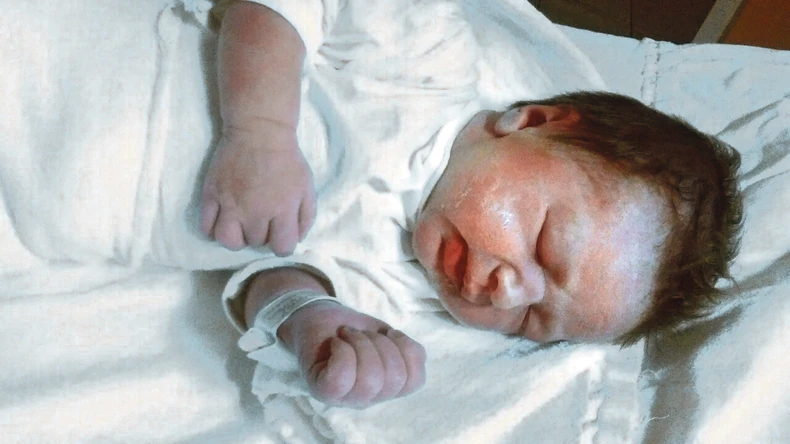 Mala Lena rodila se uz vatromet