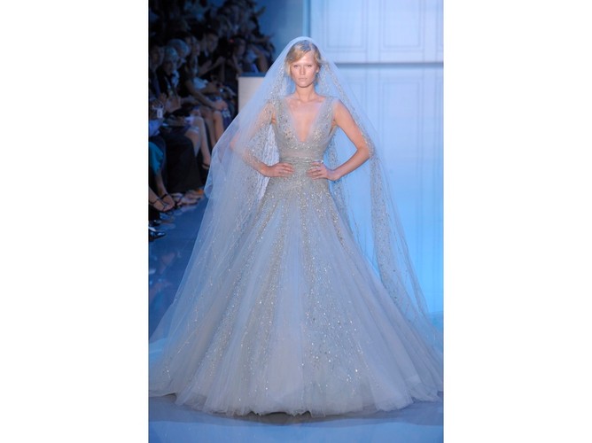 Paris Fashion Week - suknie Ellie Saaba z kolekcji Haute couture.