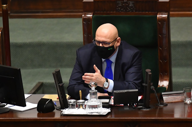 Wicemarszałek Sejmu Piotr Zgorzelski na sali obrad