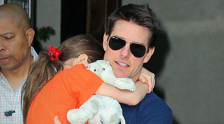 Tom Cruise 800 napja nem látta, s nem tartotta kezében kislányát, Surit/ Fotó: Northfoto