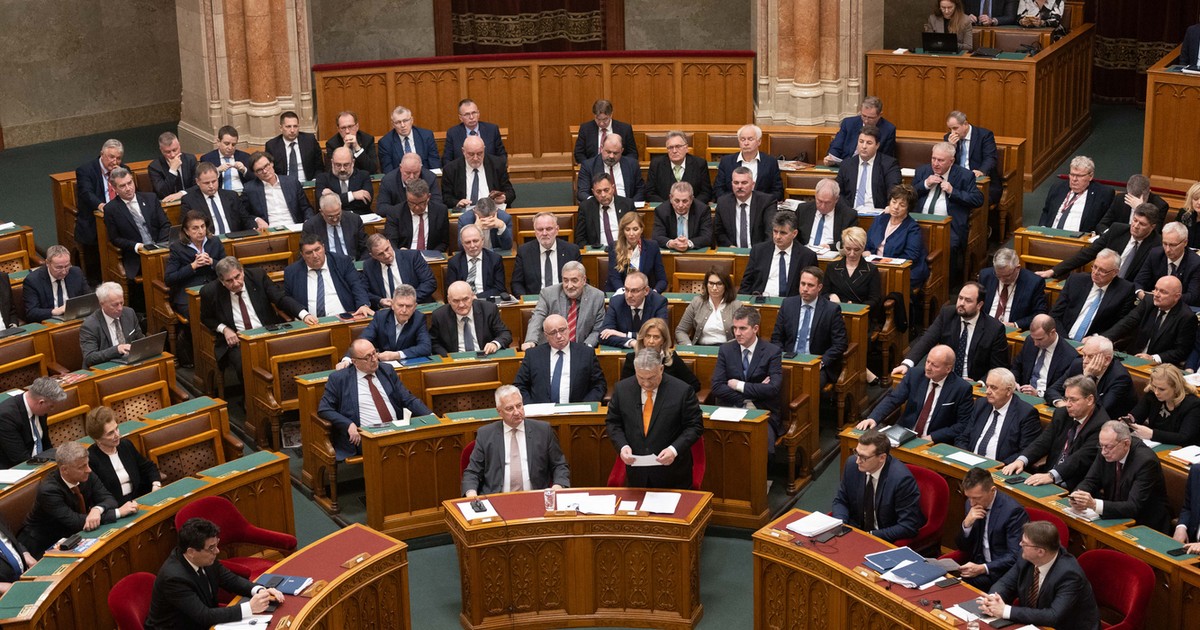 Még fél évvel meghosszabbítaná a veszélyhelyzetet a kormány