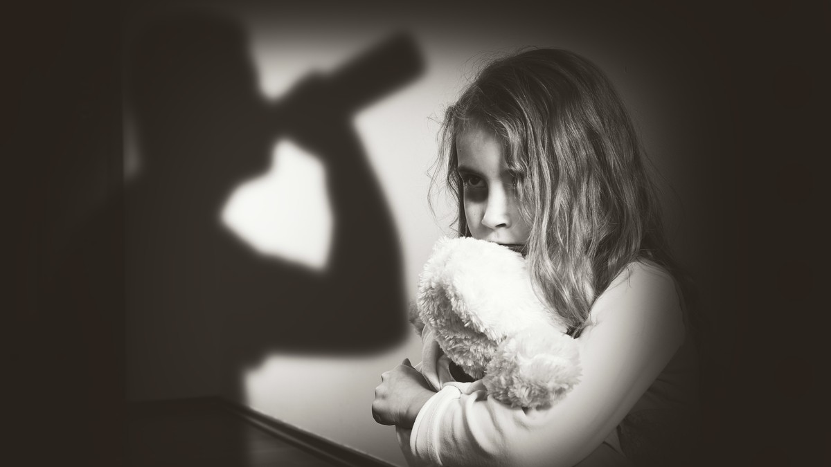 Generacijska trauma je nevidljivi emocionalni teret koji se godinama uvija u svest potomaka