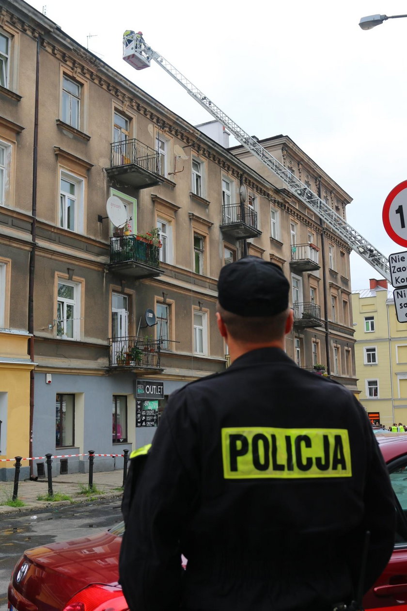 Zawalił się strop kamienicy w Lublinie. Pod gruzami jest mężczyzna