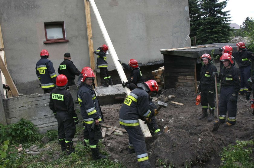 Runęła ściana. 3 osoby nie żyją!