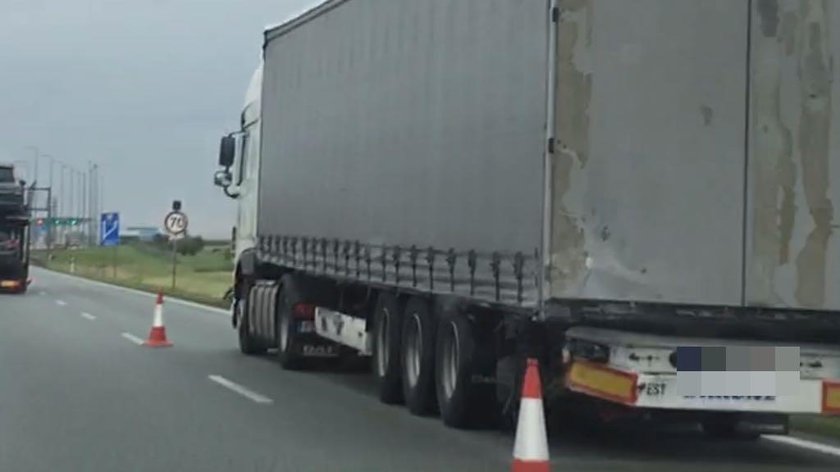 Bus uderzył w tira. Trzy osoby ciężko ranne