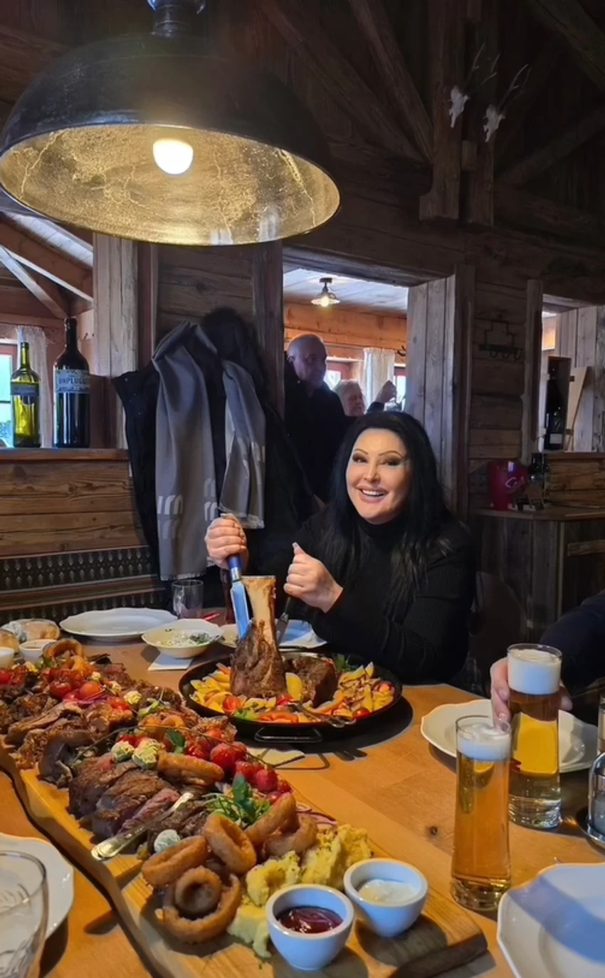 Dragana Mirković na putovanju