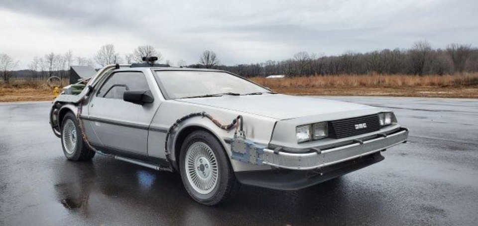 Batmobil, DeLorean z "Powrotu do przyszłości" i Ectomobile