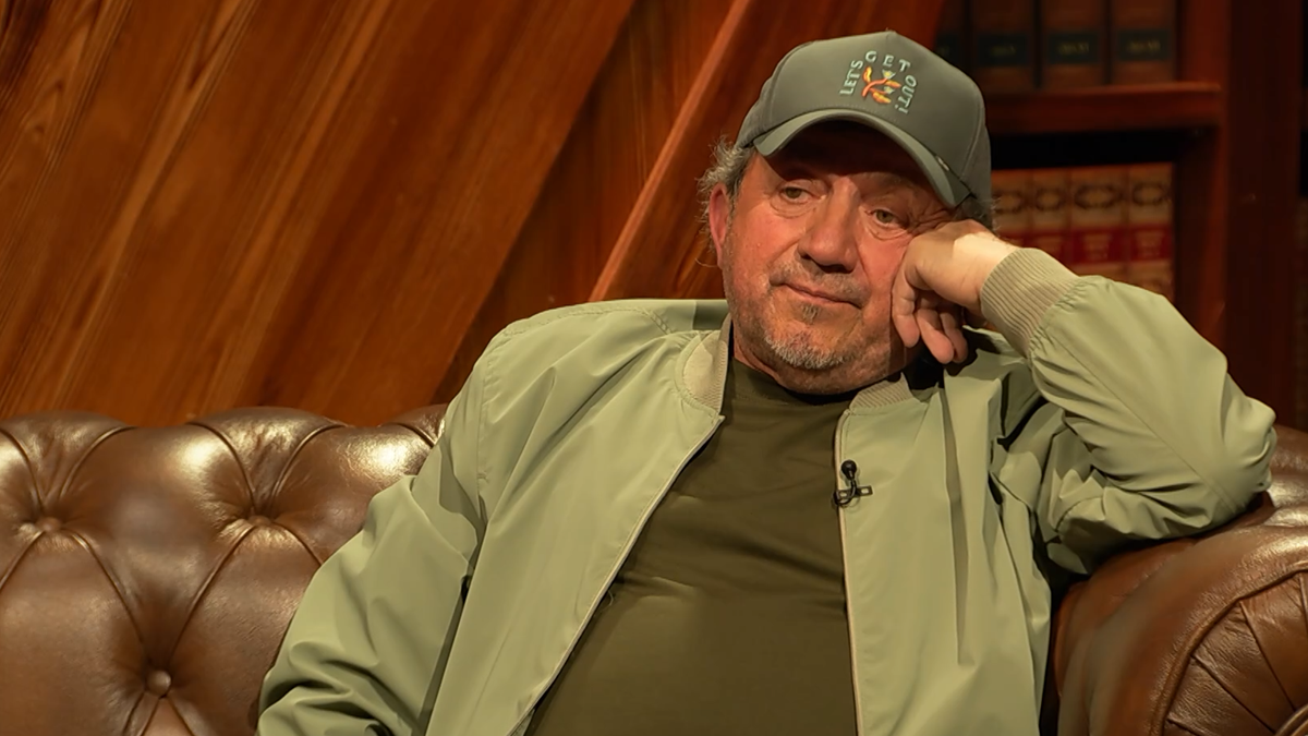 (VIDEO) 10 GODINA JE PLAKAO NA GROBLJU Čeda Čvorak je kasnije bio ljut na sebe: "Mama i dan danas radi za džabe" Kép