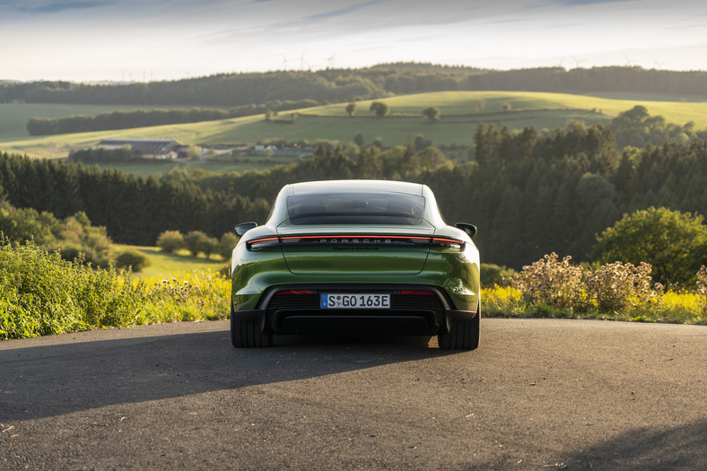 Porsche Taycan – jak jeździ pierwsze elektryczne Porsche?