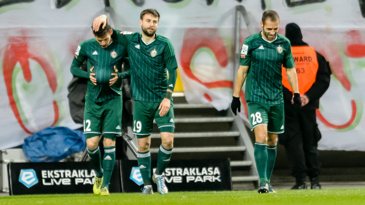 W środę zostanie wyłoniony czwarty półfinalista piłkarskiego Pucharu Polski. Śląsk Wrocław podejmie spadkowicza z ekstraklasy Zawiszę Bydgoszcz. Pierwszy mecz zakończył się bezbramkowym remisem.