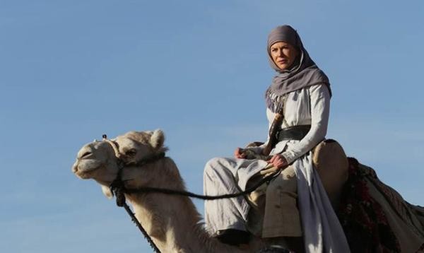 Nicole Kidman jako Gertrude Bell