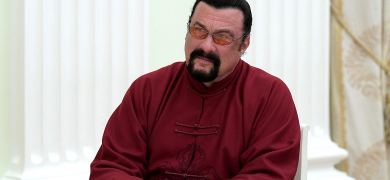 "Byłam jeszcze dziewicą". Steven Seagal oskarżony o zgwałcenie mormońskiej nastolatki