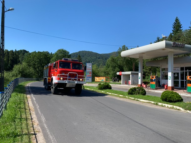 Stary wóz strażacki OSP Cisna w akcji