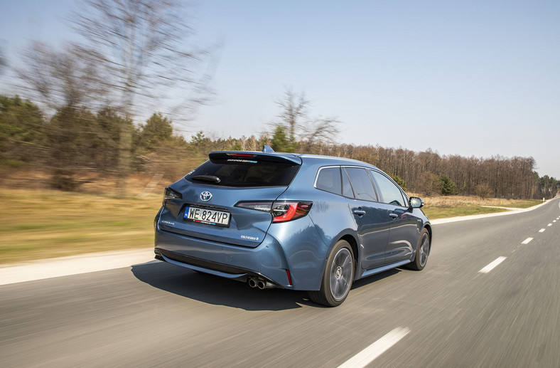 Oszczędzaj z fantazją - test Toyoty Corolla Touring Sports 2.0 Hybrid