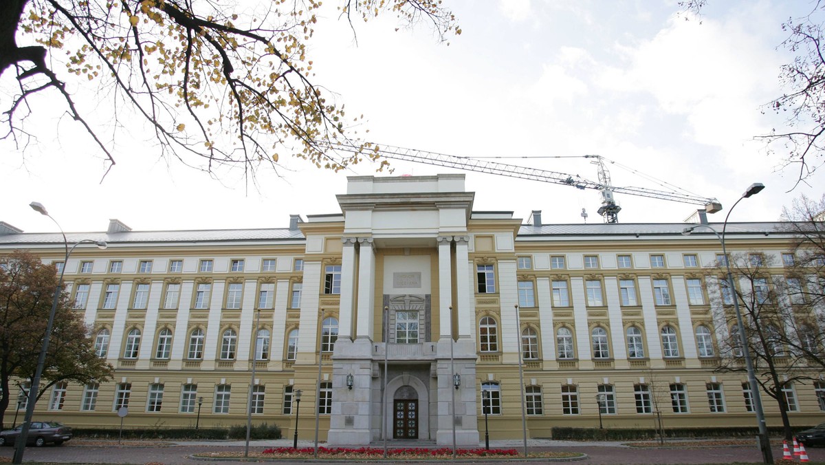 Tybetańczycy i działacze na rzecz praw człowieka w Tybecie będą dzisiaj protestować w Warszawie przeciwko chińskiej polityce. Akcja ma związek z rozpoczynającą się wizytą premiera Chin Wen Jiabao w Polsce, który spotka się z premierem, prezydentem, marszałkami Sejmu i Senatu.