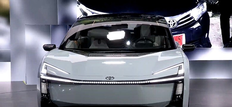 Nowa Toyota Corolla to siódmy cud świata. Wygląda świetnie, hybryda 1.5 sensacją