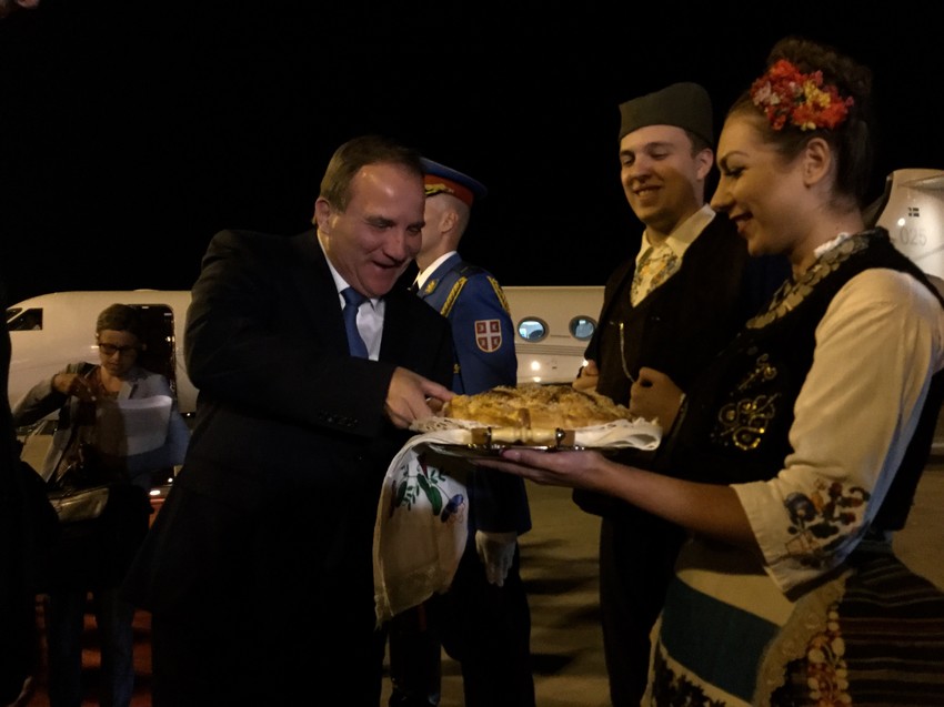 Sinoćni tradicionalni doček na beogradskom aerodromu