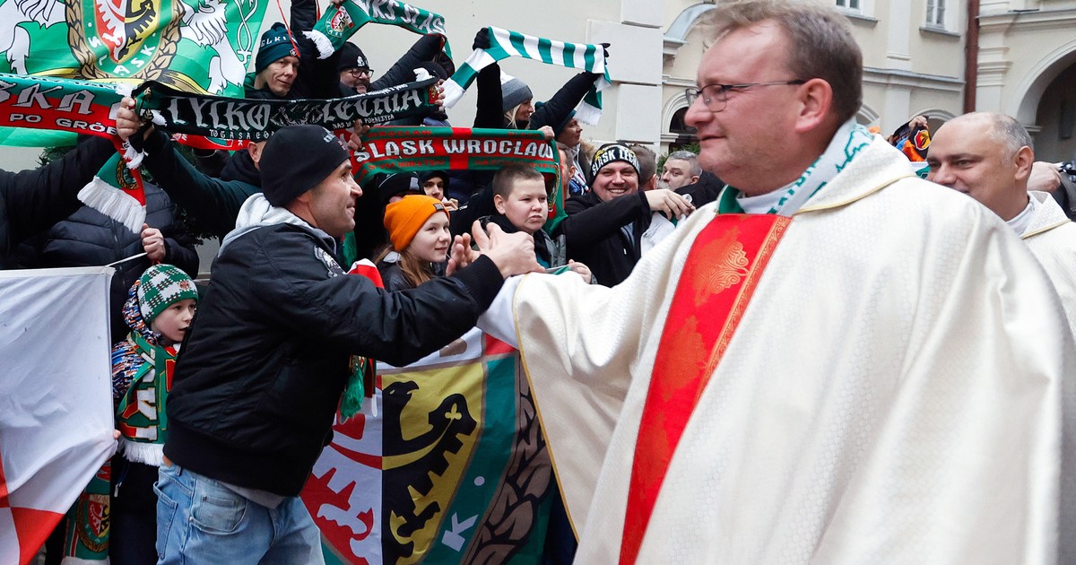 Socjolog: Kapelan prezydenta Nawrockiego był zaangażowany w pomoc Januszowi Walusiowi. Mordercy