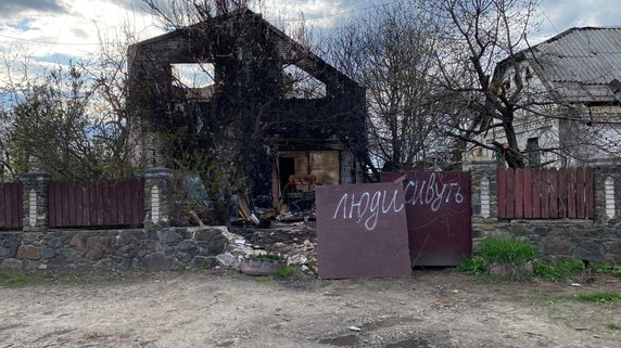 Wystawa Rising Aeon to emocje w zderzeniu z ludzkim cierpieniem — strach, współczucie, bezsilność, poczucie winy...