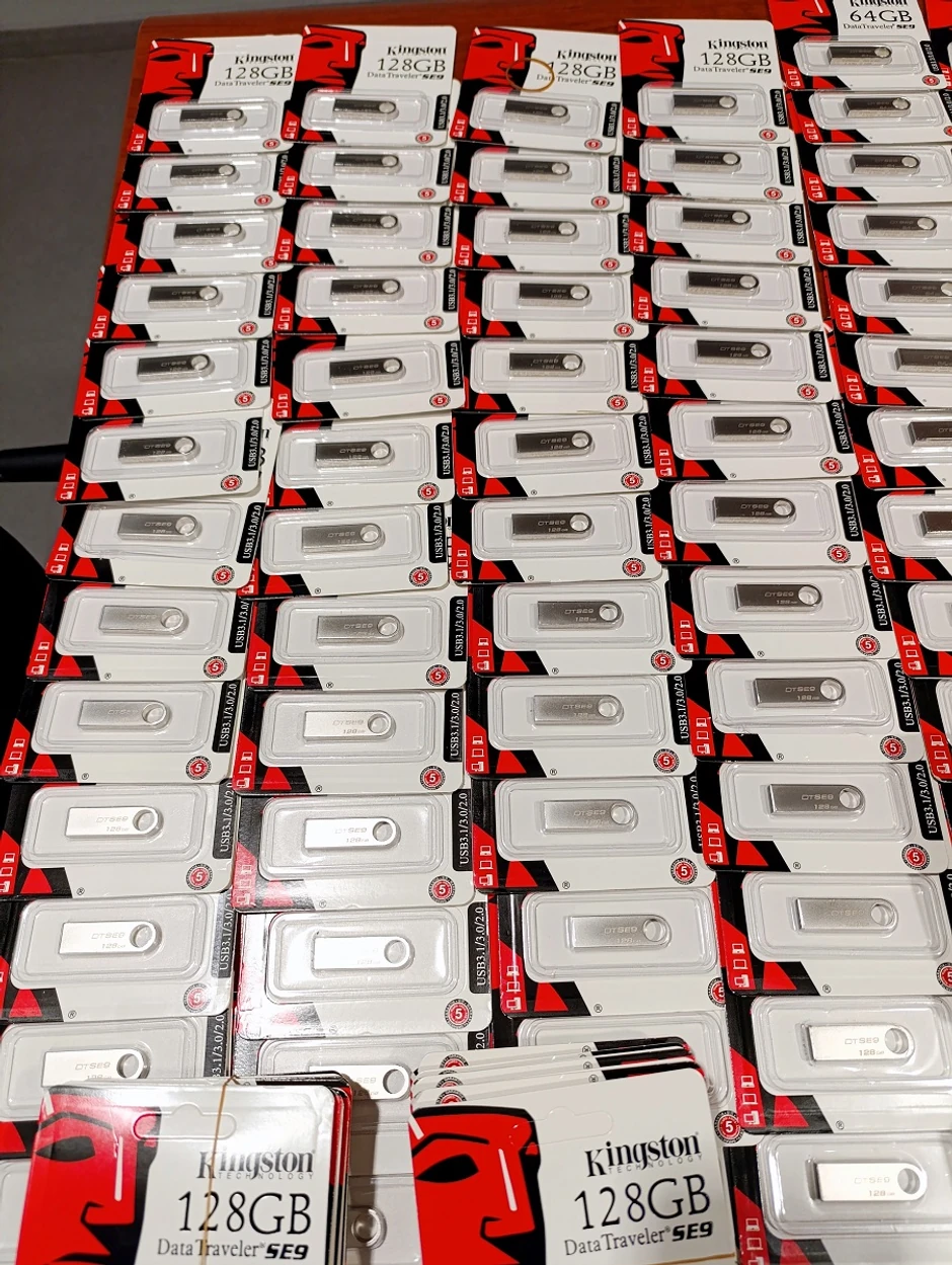 Memorijske kartice i cigarete 