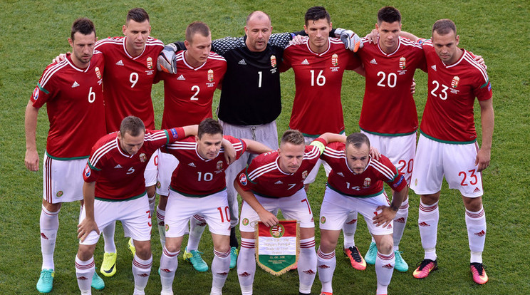 Az eddigi mezes babona az izlandiak ellen bejött, igaz akkor a fehér szerelésben játszottak focistáink /Fotó: AFP