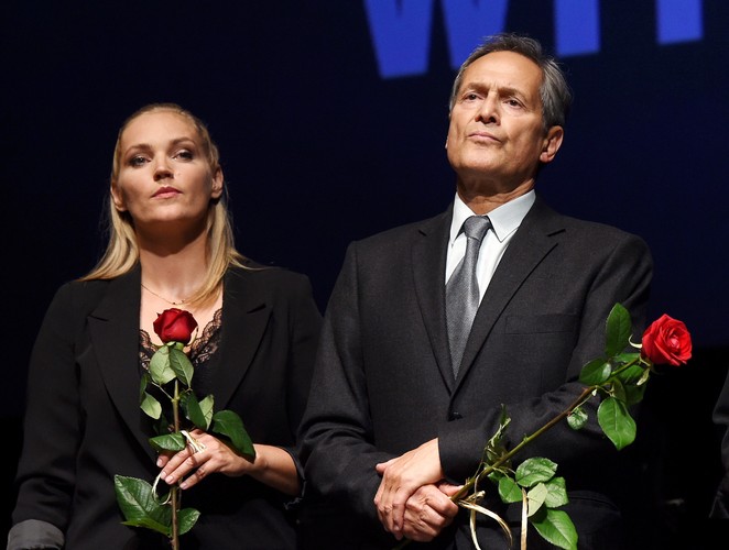 <strong>Obsada</strong>
<br></br>
Rolę prezydenta Lecha Kaczyńskiego gra Lech Łotocki, a Marii Kaczyńskiej - Ewa Dałkowska. Odtwórczynią roli Ewy Błasik, żony dowódcy Sił Powietrznych RP gen. Andrzeja Błasika, jest Aldona Struzik. W obsadzie są też m.in. Jerzy Zelnik, Katarzyna Łaniewska, Marek Bukowski, Maria Gładkowska, Dominika Figurska, Anna Samusionek, Redbad Klynstra i Andrzej Mastalerz.
<br></br>
Za zdjęcia, kręcone w Polsce i w USA, odpowiadał Michał Pakulski. Muzykę skomponował Michał Lorenc.
<br></br>
Reżyser 