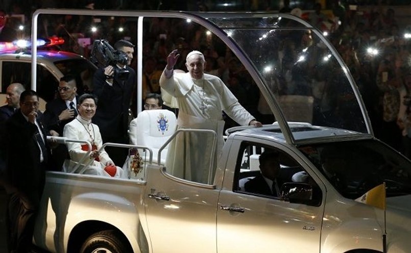 27 lipca papież Franciszek przyleci na obchody Światowych Dniach Młodzieży w Krakowie. Przed Ojcem Świętym do polski przyleciał papamobile - niezwykły pojazd, miał jeszcze bardziej niezwykły transport...