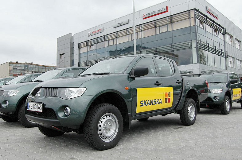 Mitsubishi L200 rusza na budowę autostrady A1