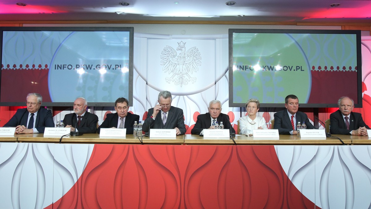 WARSZAWA PKW WYBORY SAMORZĄDOWE KONFERENCJA (Włodzimierz Ryms, Stanisław Zabłocki, Kazimierz Czaplicki, Andrzej Kisielewicz, Stefan Jaworski, Stanisław Kosmal, Maria Grzelka, Bogusław Dauter, Andrzej Mączyński, Janusz Niemcewicz)