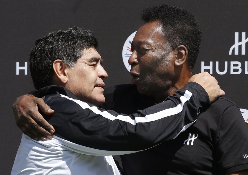 Pele i Diego Maradona spotkali się w Paryżu i pogodzili się po latach