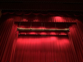 Słynne „Imię róży' Umberto Eco w krakowskim teatrze Słowackiego