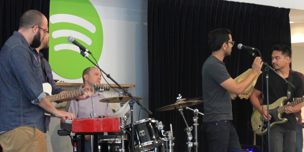 The internet wants a Spotify ‘tip jar’