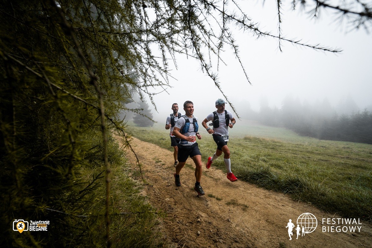Od 100 km o świcie do rodzinnego biegu w blasku księżyca. Drugi dzień Festiwalu Biegowego w Piwnicznej pełen emocji