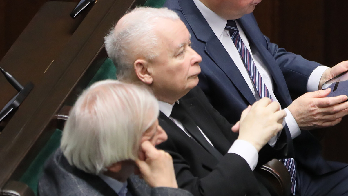 Jarosław Kaczyński znów zasnął w Sejmie. W trakcie "endpose" Morawieckiego