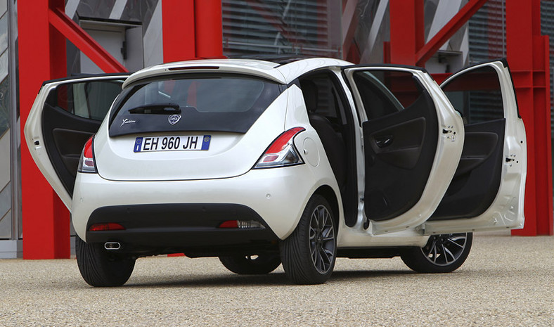 Lancia Ypsilon czwartej generacji w pełnej okazałości