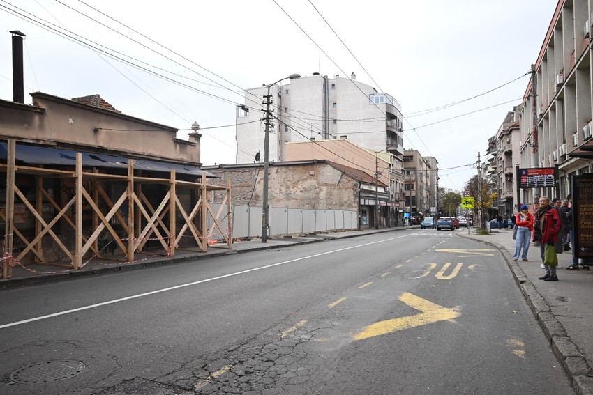 Restoran Mlava danas - ojačan drvenim stubovima 