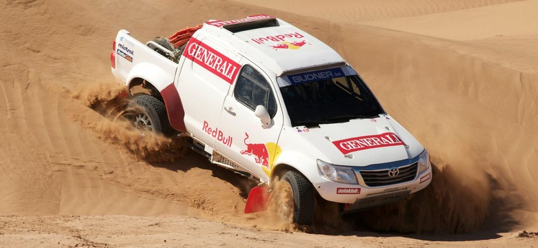 Rajdy terenowe Abu Dhabi Desert Challenge: Dąbrowski, Małysz i Sonik w dziesiątce