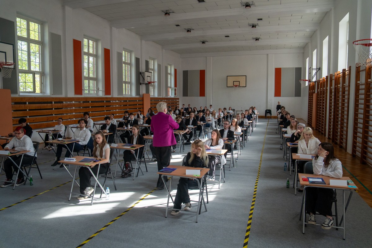 Arkusze maturalne krążyły po sieci. CKE składa kolejne zawiadomienia do prokuratury