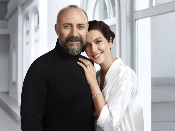 Berguzar Korel i Halit Ergenč