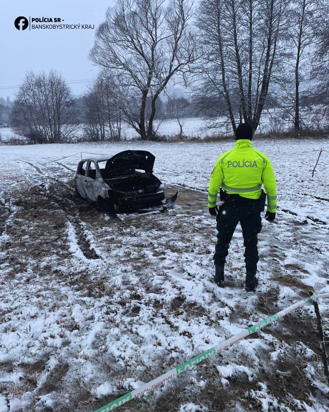 V aute, ktoré horelo pri Korytárkach, našli zhorené ľudské telo.